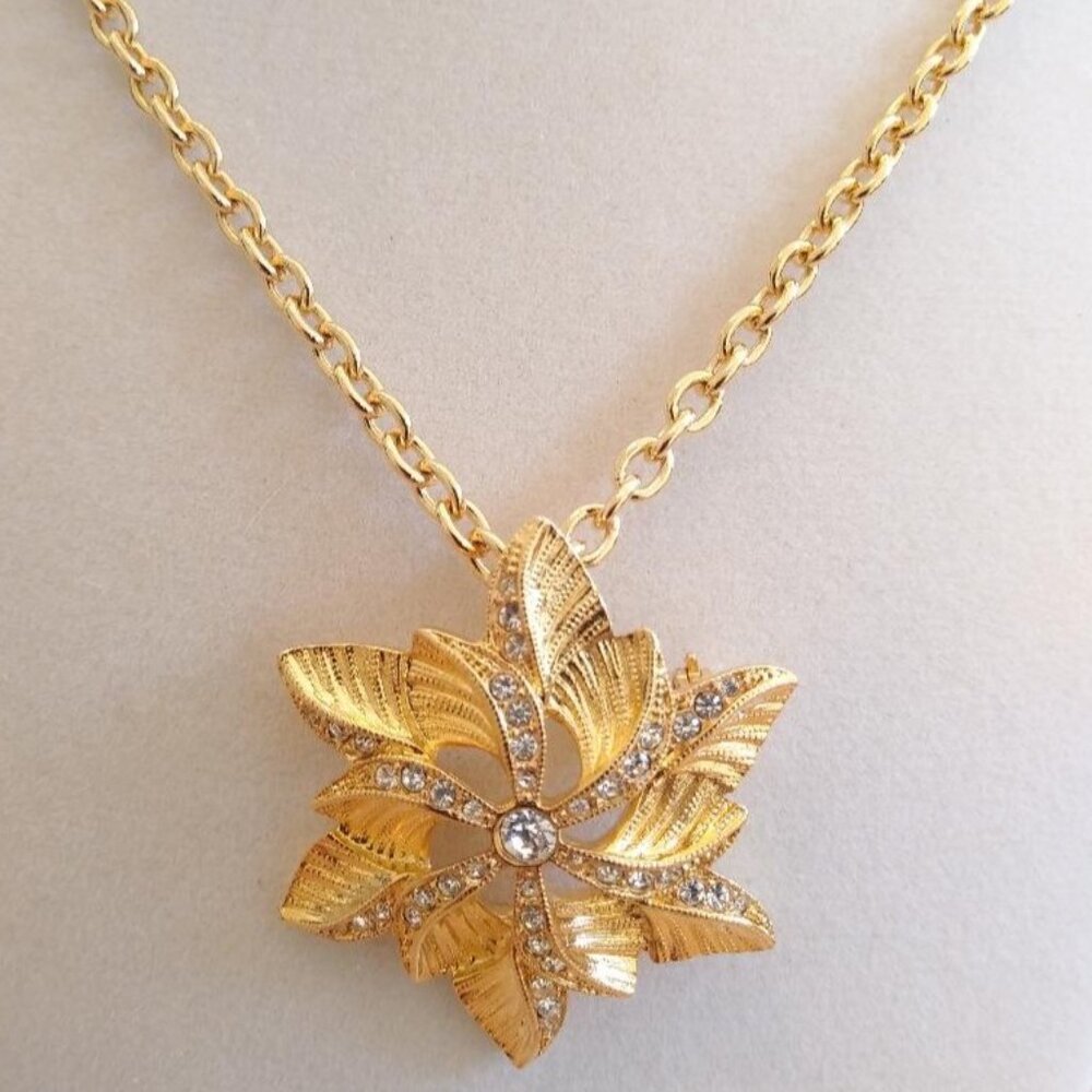 Napier Gold Tone Chain & Flower Pendant/Brooch with Rhinestones